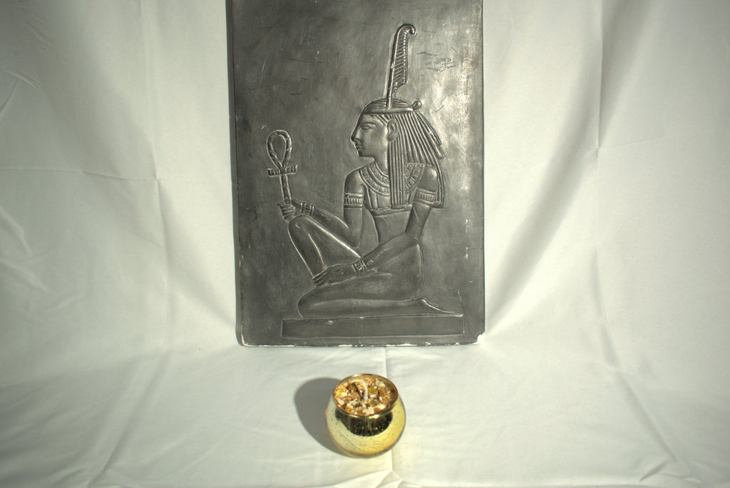 Ankh Dorado – recipiente de cristal dorado con relieve de diosa egipcia Isis