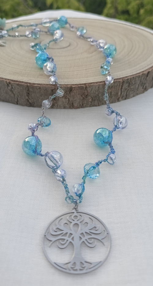Árbol Celeste collar artesanal con colgante árbol de la vida sobre madera